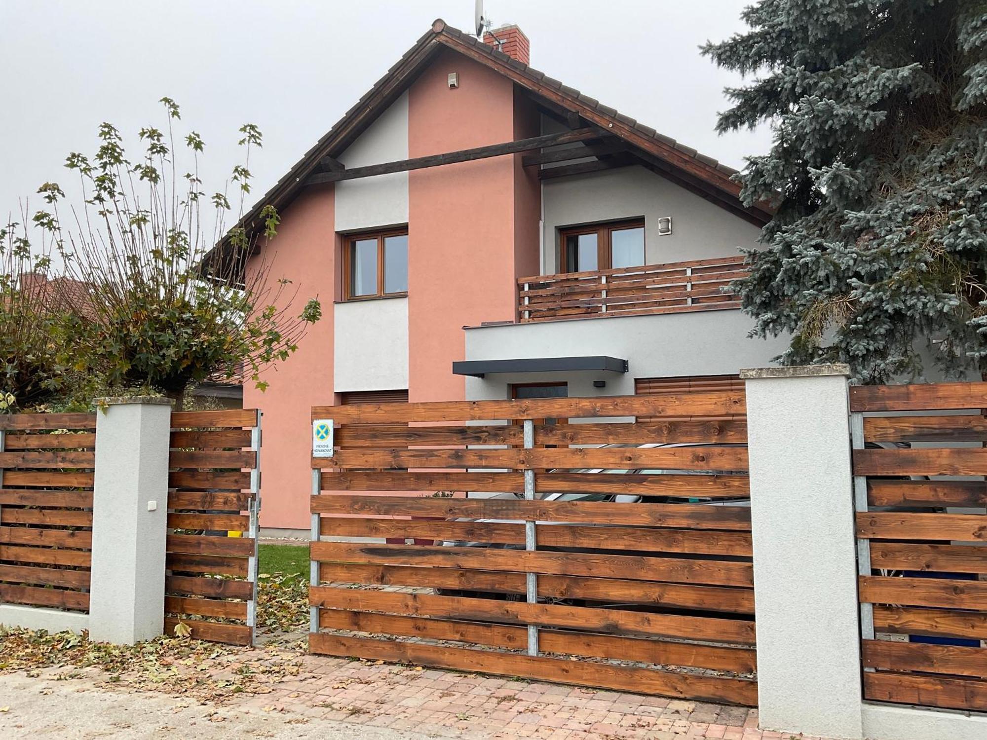 Apartman U Lesa Nové Jirny Εξωτερικό φωτογραφία